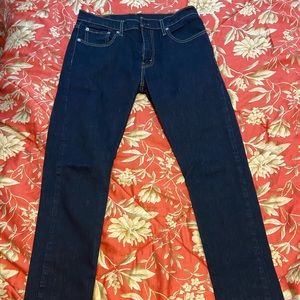 Levis 512 32x34. Great condition. Only worn once.